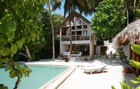 Элитная вилла с садом и бассейном в резиденции со спа-центром и спортивными площадками, Атолл Баа, Мальдивы за 62 000 € в неделю