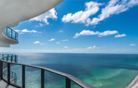 Элитный трёхуровневый пентхаус с видом на океан и бассейном в резиденции на первой линии от пляжа, Санни Айлс Бич, Флорида, США за 20 944 000 €