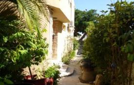 Современный коттедж с террасой и небольшим участком, Нетания, Израиль за $965 000