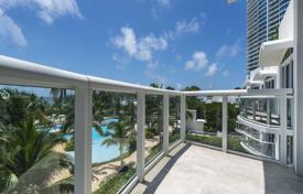Элитная квартира с видом на океан и бассейном в резиденции на первой линии от пляжа, Майами-Бич, Флорида, США за $7 999 000