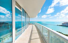 Солнечная трехкомнатная квартира с панорамным видом на океан в Майами-Бич, Флорида, США за 4 674 000 €