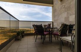 Уютные апартаменты с террасой и видом на море в светлой резиденции, Нетания, Израиль за $689 000