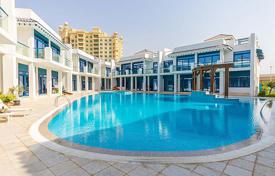 Просторный таунхаус с видом на море в резиденции с бассейном и выходом на пляж, Пальма Джумейра, Дубай, ОАЭ за 9 400 € в неделю