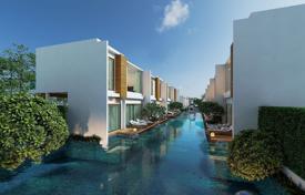 Меблированный двухуровневый таунхаус в новом комплексе, Паттайя, Чонбури, Таиланд за 211 000 €