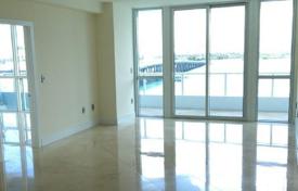 Просторная квартира с видом на океан в резиденции на первой линии от пляжа, Майами-Бич, Майами, США за $1 245 000