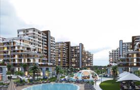 Охраняемая резиденция с бассейнами и зелеными зонами рядом с автомагистралью, Стамбул, Турция за От $218 000