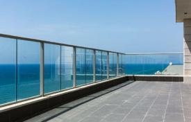 Двухэтажная квартира с террасой и видом на море в Нетании, Израиль за 2 979 000 €