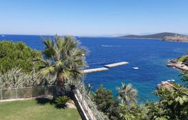 Большая вилла на берегу моря, с 2 гостевыми домами, сауной и турецкой бане, с панорамными видами на море за $14 012 000