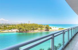 Солнечная трехкомнатная квартира на первой линии от океана в Бал Харборе, Флорида, США за 1 700 000 €