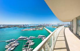 Солнечная трехспальная квартира на первой линии от океана в Майами-Бич, Флорида, США за 3 663 000 €