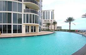 Светлые апартаменты с видом на океан в резиденции на первой линии от пляжа, Север Майами Бич, Флорида, США за $1 002 000