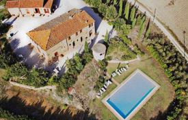 Старинное поместье с огромным участком земли в Монтальчино, Тоскана, Италия за 2 800 000 €