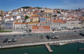 Современные апартаменты в отреставрированном здании с видом на реку, Лиссабон, Португалия за 960 000 €