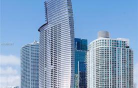 Новые апартаменты с террасой и видом на залив в здании с бассейном и тренажерным залом, Майами, США за 1 454 000 €