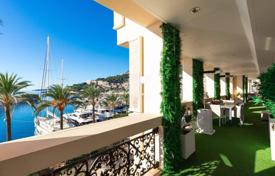 Большая квартира с видом на море и гавань, в комплексе с бассейном и фитнес-залом, Фонтвьей, Монако за 52 000 000 €