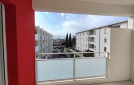 Просторная трехкомнатная квартира с балконом, Ним, Франция за 269 000 €
