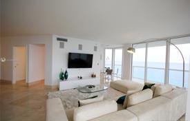 Светлая четырехкомнатная квартира на берегу океана в Майами-Бич, Флорида, США за 1 459 000 €