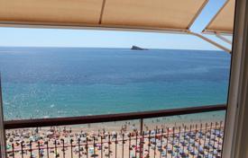 Апартаменты на первой линии пляжа в Бенидорме с видом на море за 390 000 €