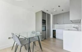 Двухкомнатные апартаменты в новой резиденции с бассейном, рядом со станцией метро, Лондон, Великобритания за £819 000