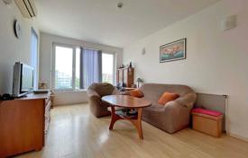 Двухкомнатная квартира в уютном жилом комплексе в пешей доступности к морю, Солнечный берег за 54 000 €