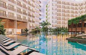 Современный жилой комплекс с большим бассейном напротив торгового центра в Чалонге, Пхукет, Таиланд за От $67 000