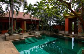 Вилла в тайско-балийском стиле с 3 спальнями рядом с Phoenix Golf course за 577 000 €