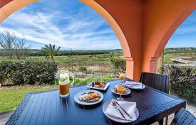Апартаменты с бассейном, рядом с полем для гольфа, Алкантарилья, Португалия за От 285 000 €