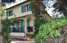 Двухэтажная вилла с садом в Портоферрайо, Тоскана, Италия за 800 000 €