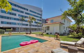 Уютная вилла с бассейном, гаражом и террасой, Майами-Бич, США за $1 950 000
