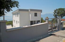 Просторные апартаменты с террасой, видом на море и Кварнерский залив, в комплексе с бассейном, в Кострене, Хорватия за 299 000 €