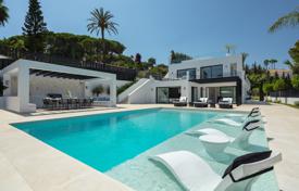 Вилла с террасами, садом, бассейном, Марбелья за 4 995 000 €