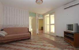 Трехкомнатная квартира в 550 метрах от моря, в центре города Петровац, Черногория за 115 000 €