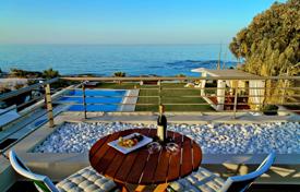 Двухэтажная вилла с прямым выходом к песчаному пляжу, Херсониссос, Крит, Греция за 7 300 € в неделю