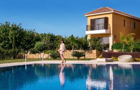 Элитные апартаменты и виллы в закрытой резиденции с бассейнами, Хлорака, Кипр за От 210 000 €