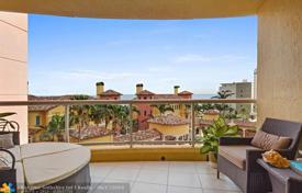 Стильные апартаменты с видом на океан в резиденции на первой линии от пляжа, Форт Лодердейл, Флорида, США за $899 000
