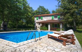 Меблированный дом с бассейном и парковкой в спокойном районе, Рабац, Хорватия за 315 000 €