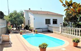 Уютная вилла с бассейном и садом рядом с пляжем, Льорет‑де-Мар, Испания за 324 000 €