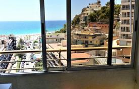 Четырёхкомнатная квартира с видом на море, в 50 метрах от пляжа, Бенидорм, Испания за 395 000 €