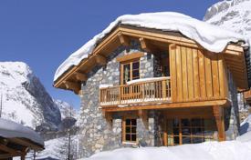 Шале в альпийском стиле на горнолыжном курорте Валь-д'Изер, Франция за 13 100 € в неделю