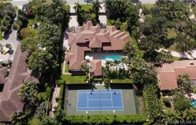 Просторная семейная вилла с бассейном, теннисным кортом, гаражом и террасой, Майами, США за $2 700 000