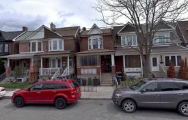 Дом в городе на Доверкоурт Роад, Олд Торонто, Торонто,  Онтарио,   Канада за C$983 000