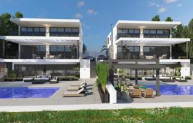 Комплекс двухэтажных вилл с бассейнами и садами рядом с пляжем, Героскипу, Пафос, Кипр за От 900 000 €