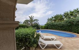 Большая вилла с террасами, бассейном и видом на море, Испания за 990 000 €
