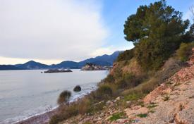 Большой прямоугольный участок с видом на море, Свети-Стефан, Черногория за 886 000 €