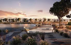 Большая резиденция с бассейнами, парками и магазинами, Абу-Даби, ОАЭ за От $145 000