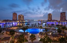 Комплекс меблированных таунхаусов на берегу моря с отелем и бассейнами, Доха, Катар за От $1 502 000