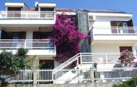 Трехэтажный дом в 110 метрах от пляжа, Оребич, Хорватия за 460 000 €