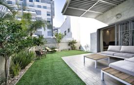 Современный коттедж с террасой и садом, Нетания, Израиль за $857 000