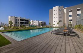 Закрытая резиденция с бассейнами и парком рядом с пляжами, Лимассол, Кипр за От 299 000 €