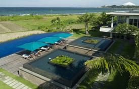 Большая вилла с панорамным видом на океан, Санур, Бали, Индонезия за 9 100 € в неделю